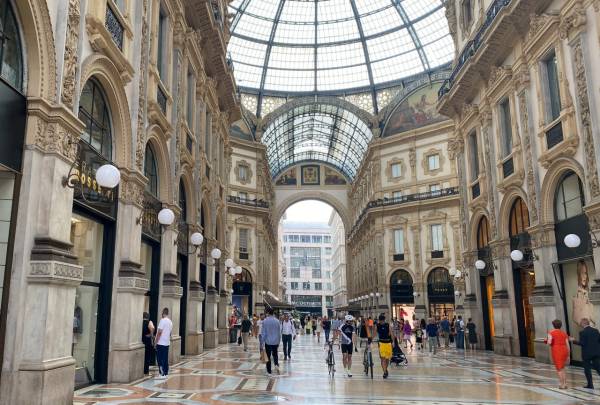 Bandi - Galleria Vittorio Emanuele II: Nuove Opportunità di Spazi Commerciali a Milano
