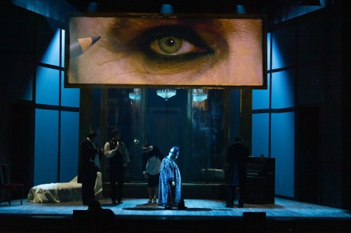 Magnifica Presenza di Ferzan Ozpetek : un ponte magico tra cinema e teatro